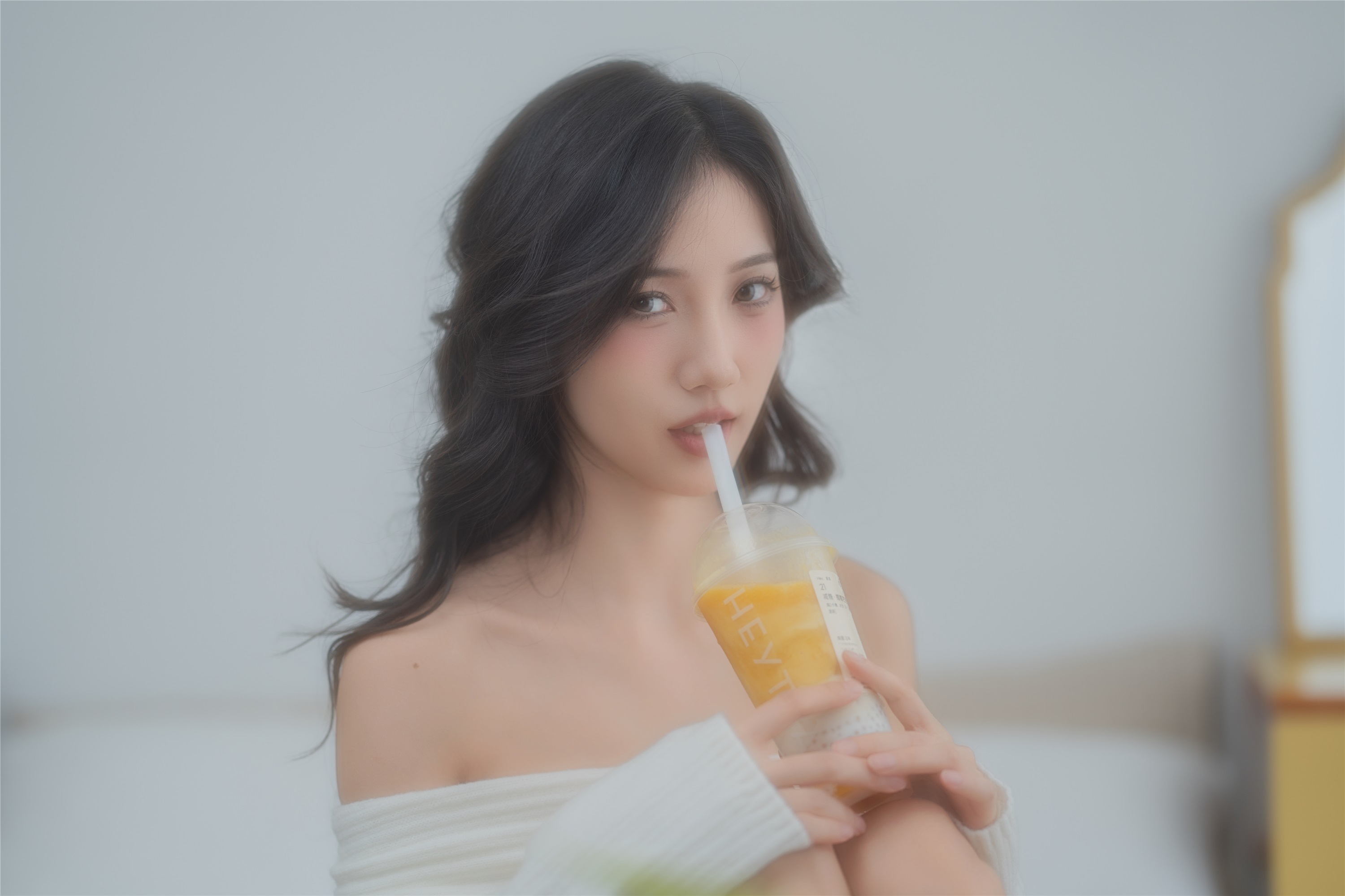 YITUYU艺图语 2025.01.19 白色毛衣 o1ne万